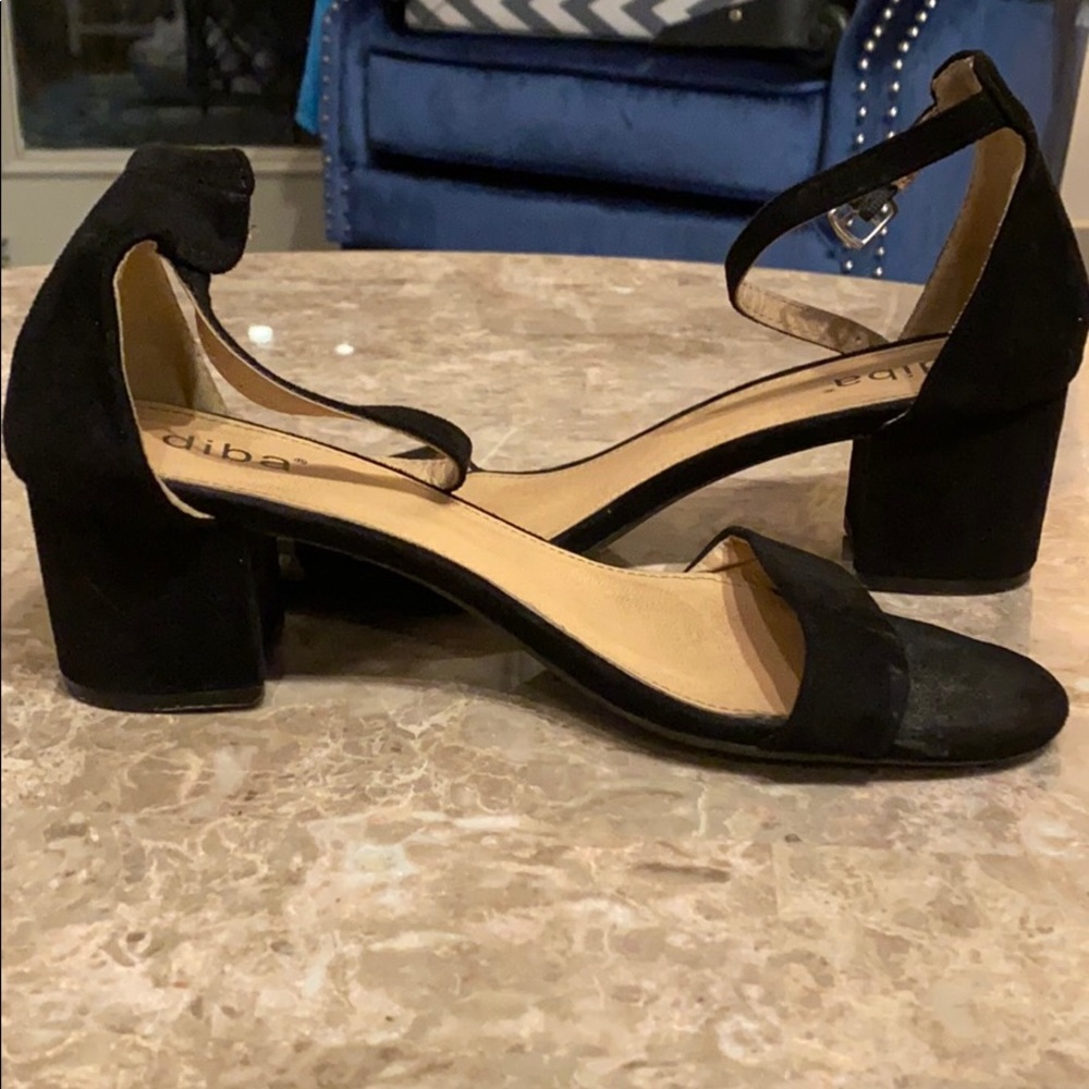 Low heal shoes